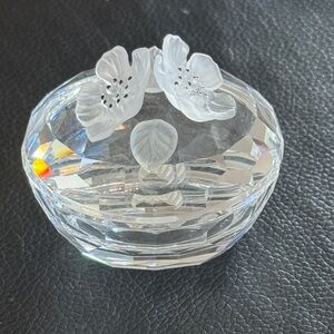 Swarovski Crystal Anemone Frosted Flower Trinket Box